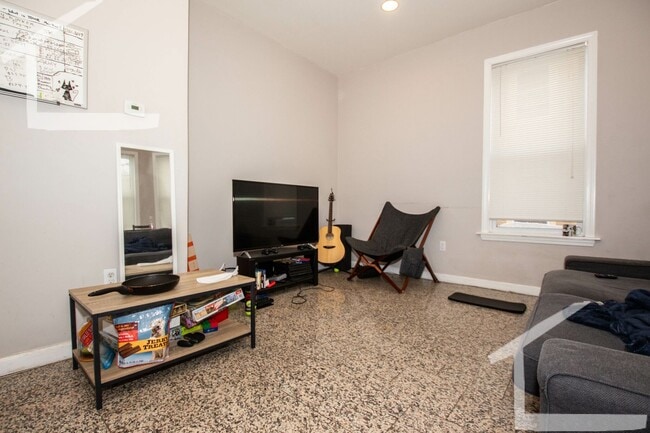 Photo - BEAUTIFUL 4 bed 2 bath in Allston....