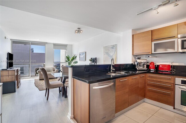 Photo - 253 NE 2nd St Unidad 3104