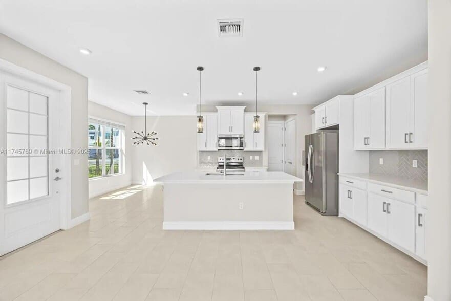 3552 NW Solange Ct
