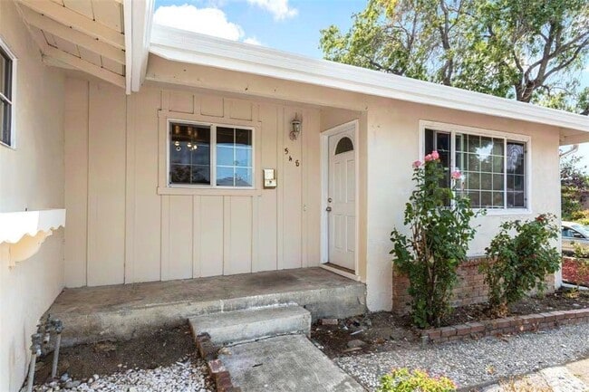 Photo - 455 Maple Ave