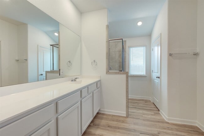 Photo - 3330 Meadknoll Ln