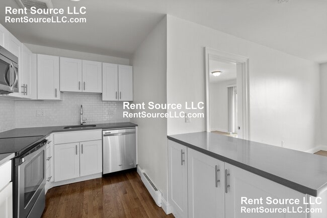 Building Photo - 134 Summer St Unit 7