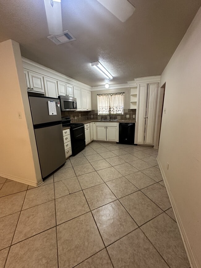 Photo - 1206 Tom Dee St