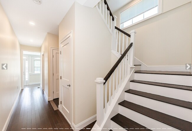 Photo - 120 Jerome St