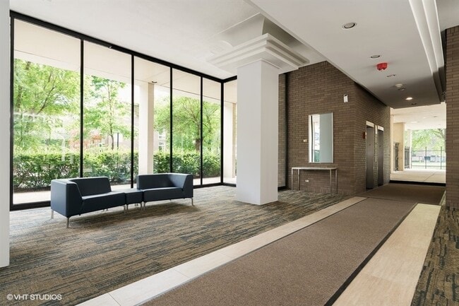 Photo - 1401 E 55th St