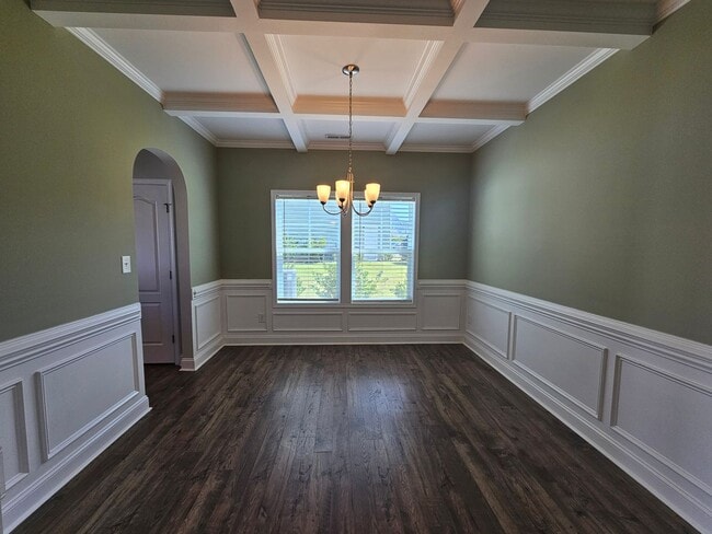 Photo - NEW LISTING!!!!!