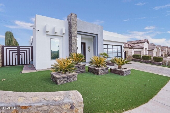 Photo - 244 Saltford Pl