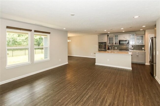 Photo - Like NEW Home in Zionsville!