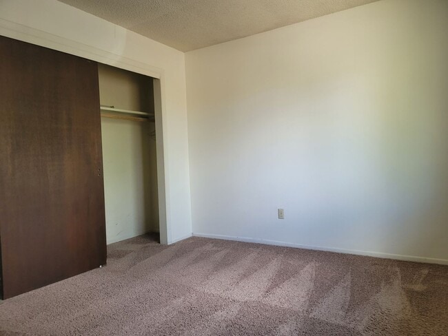 Photo - 2870 Montebello Dr W Unidad #4