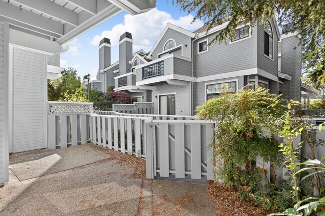 Photo - 466 Mountain Laurel Ct