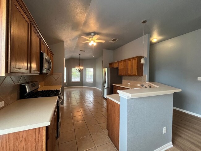 Photo - FOUR Bedroom, Open Floor Plan Home in Geor...