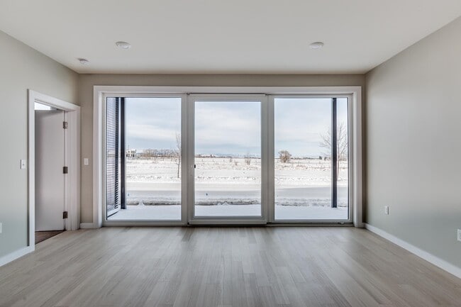 Photo - 476 Enterprise Blvd