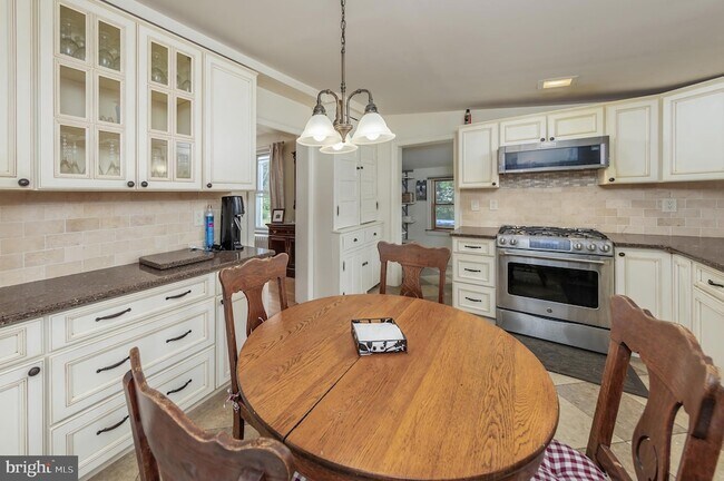 Photo - 416 Raritan Ave