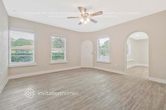 Photo - 9805 Winston St