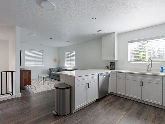 Photo - 380 Utah Ave Unit 380 E Utah Ave, Apt B