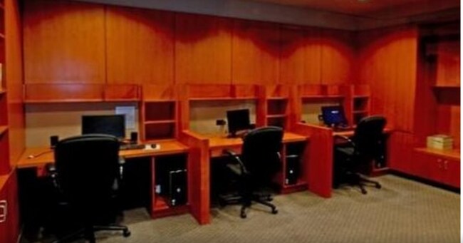 Business center - 208 W Washington St Unit 1201