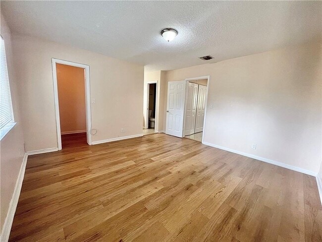 Photo - 1343 Hampton Blvd