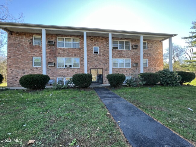 Building Photo - 11-21-21 Ashdown Rd Unit 11C Rental