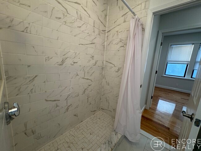 Photo - 19 Peterborough St Unit 4