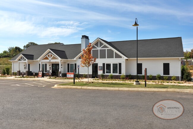 Clubhouse and Leasing Office - Universal at Mountain View