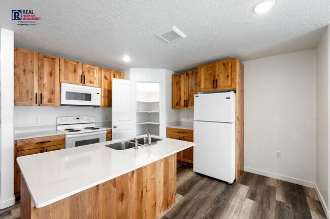 Photo - 106 E Briscoe Rd Unidad #A