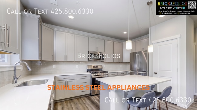 Photo - 1052 Banyan St