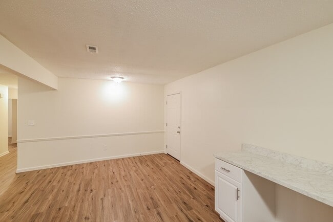 Photo - 4804 Eastern Hills Ln