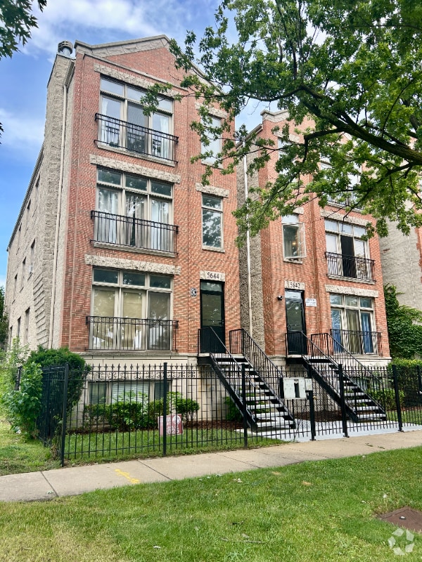 Building Photo - 5644 S Prairie Ave Rental