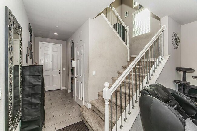 3549 Taylor Ln