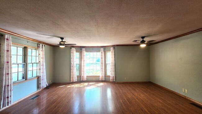 Photo - 3 Bed 1.5 Bath in the Coronado Heights 2nd Addn NW OKC