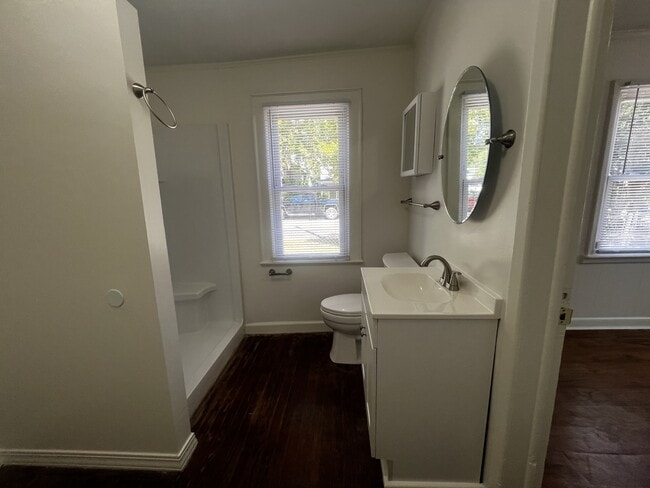 Photo - 202 Meares St