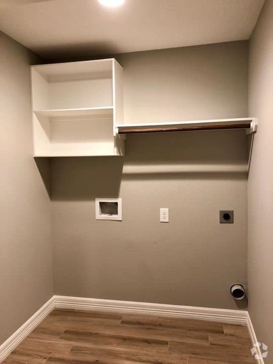 Building Photo - 2506 Avenue H Unit Ste A Rental