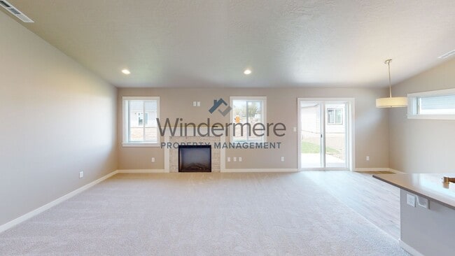 Photo - 1493 Theresa Ave