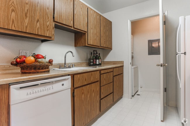 2BR,2BA-Winter