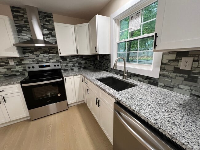 Photo - 1821 Freeport Rd NW