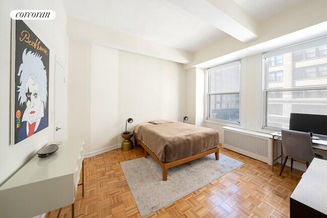 Photo - 425 Park Ave S