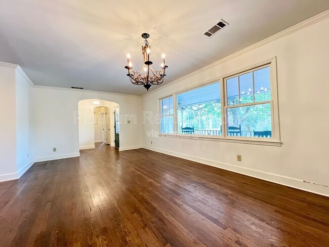Photo - 3604 Lee St SE