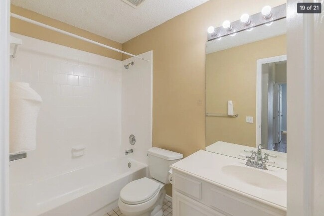 Photo - 210 Madisson Dr