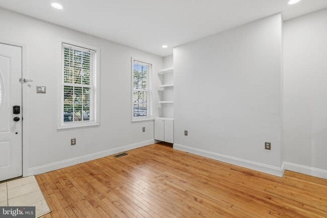 Photo - 2217 Memphis St