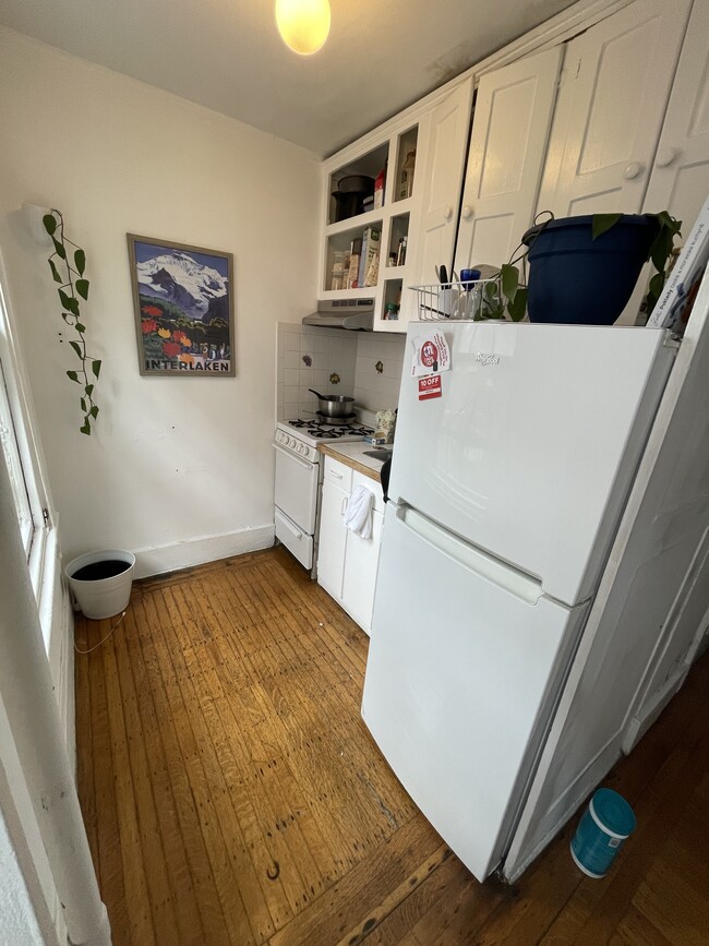 Photo - 25 S Russell St Apartments Unit 4