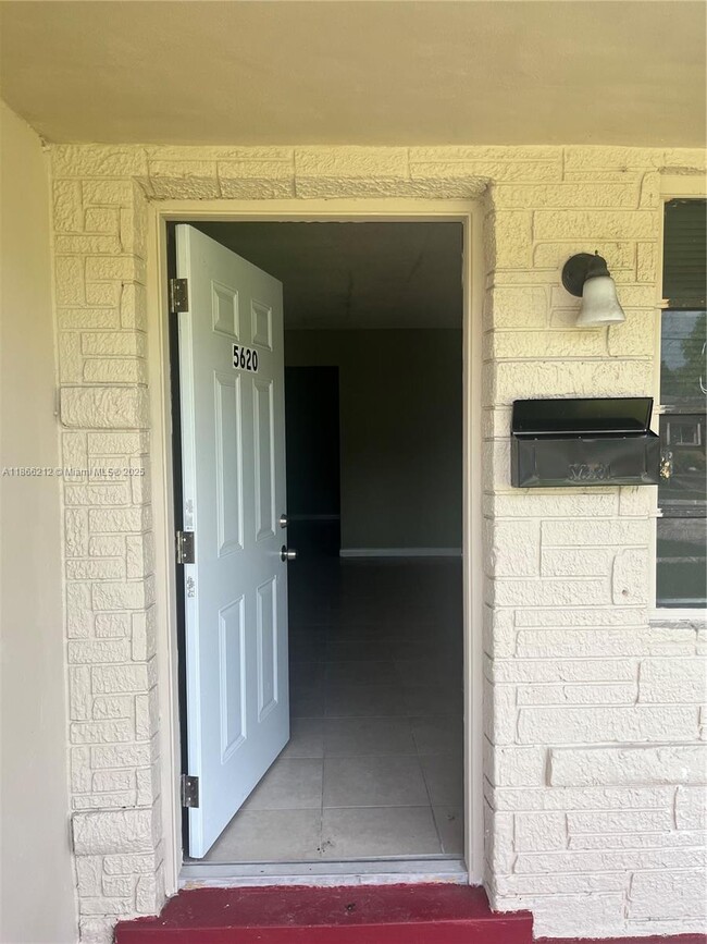 Photo - 5620 NW 14th St Unit 5620