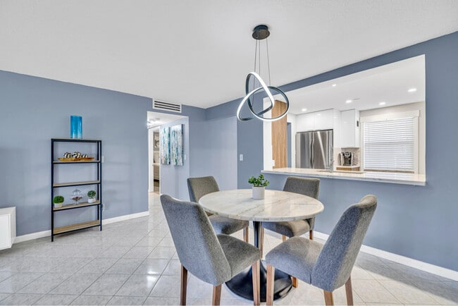 Photo - 311 SE 3rd St Unit 102