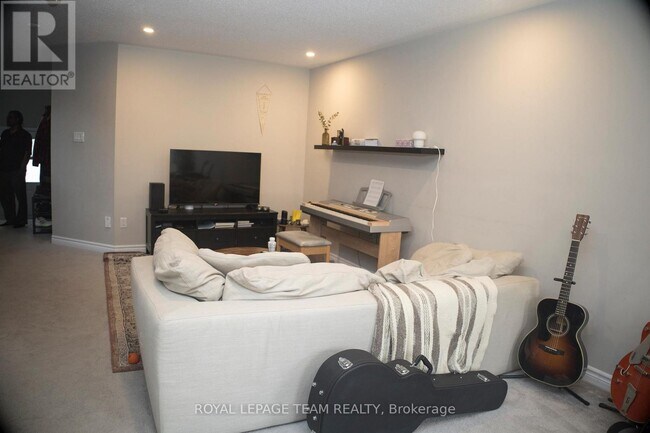 Photo - 139 Sweetwater Ln