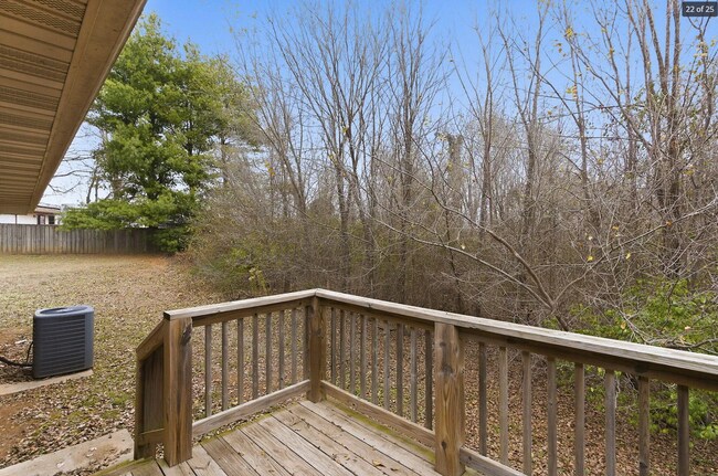 Photo - 3 bedroom 2 bathroom 2 car garage AVAILABLE NOW