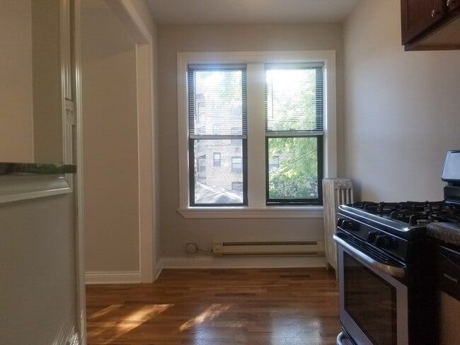 Photo - 4631 N Paulina St Unit 210