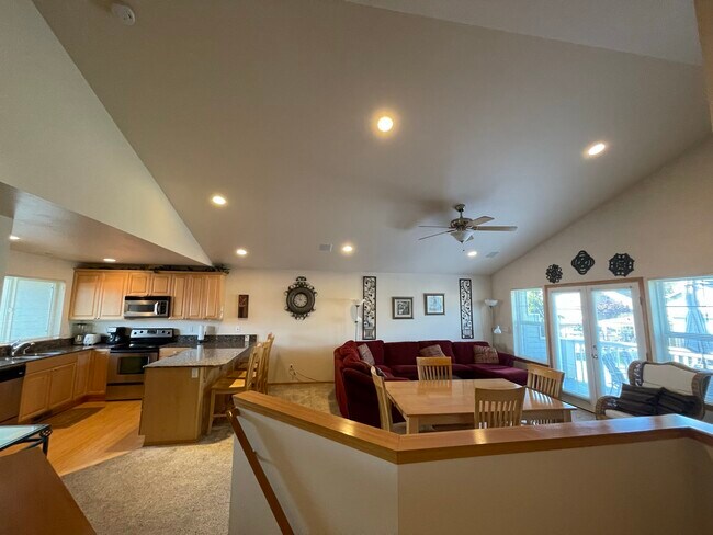 Photo - 221 Parkway Dr