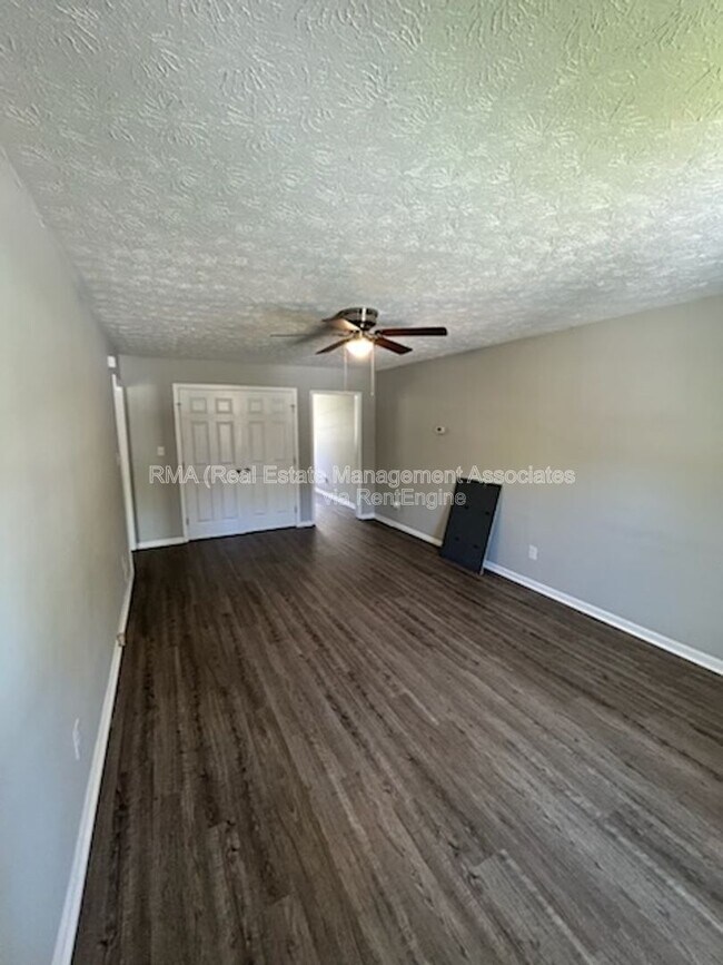 Photo - 254 N McDonough Rd