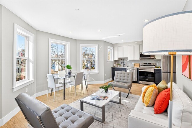 Photo - 584 Cambridge St Unidad 2