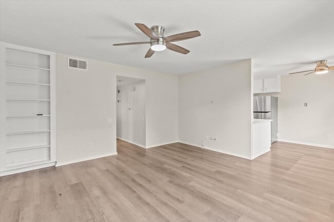 Building Photo - 365 N Saturmino Dr