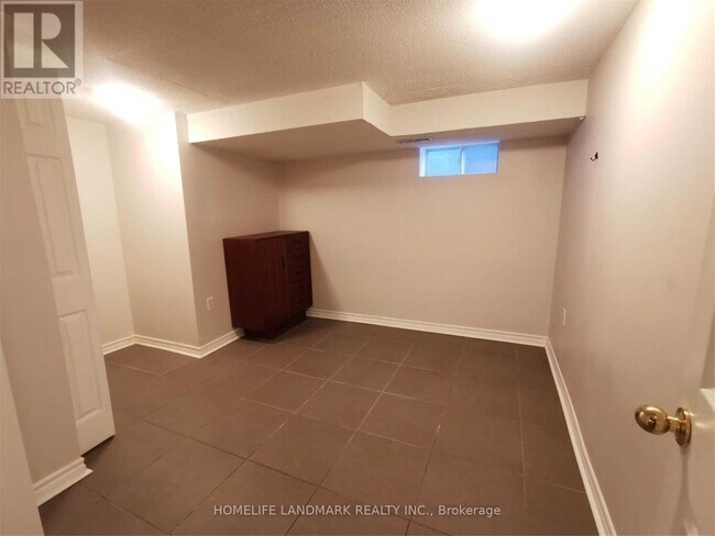 Photo - 727 Hewson Dr